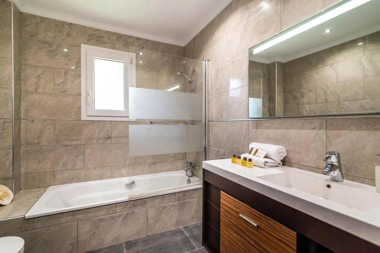 Vacation Marbella I Villa Adelfas, Andalusian Style, Private Pool, Sea View ספרד